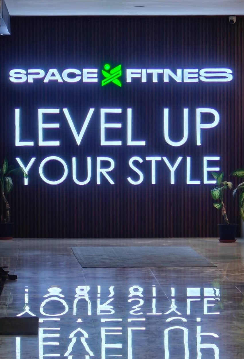 spacex-fitness-signage